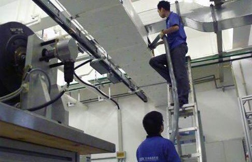 中央空調(diào)維修高空作業(yè)，克萊門(mén)特工程師高標(biāo)準(zhǔn)效果快保障售后無(wú)憂